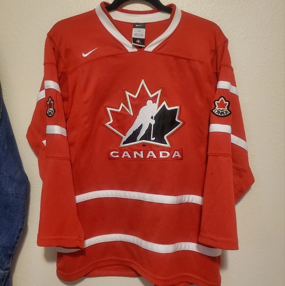 Team Canada Youth Olympic Nike Hockey Jersey - Picture 2 of 16